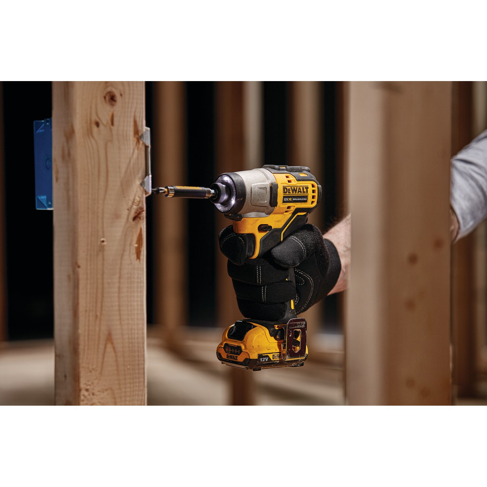 12V MAX Sub-Compact Impact Driver, 2.0Ah Battery
