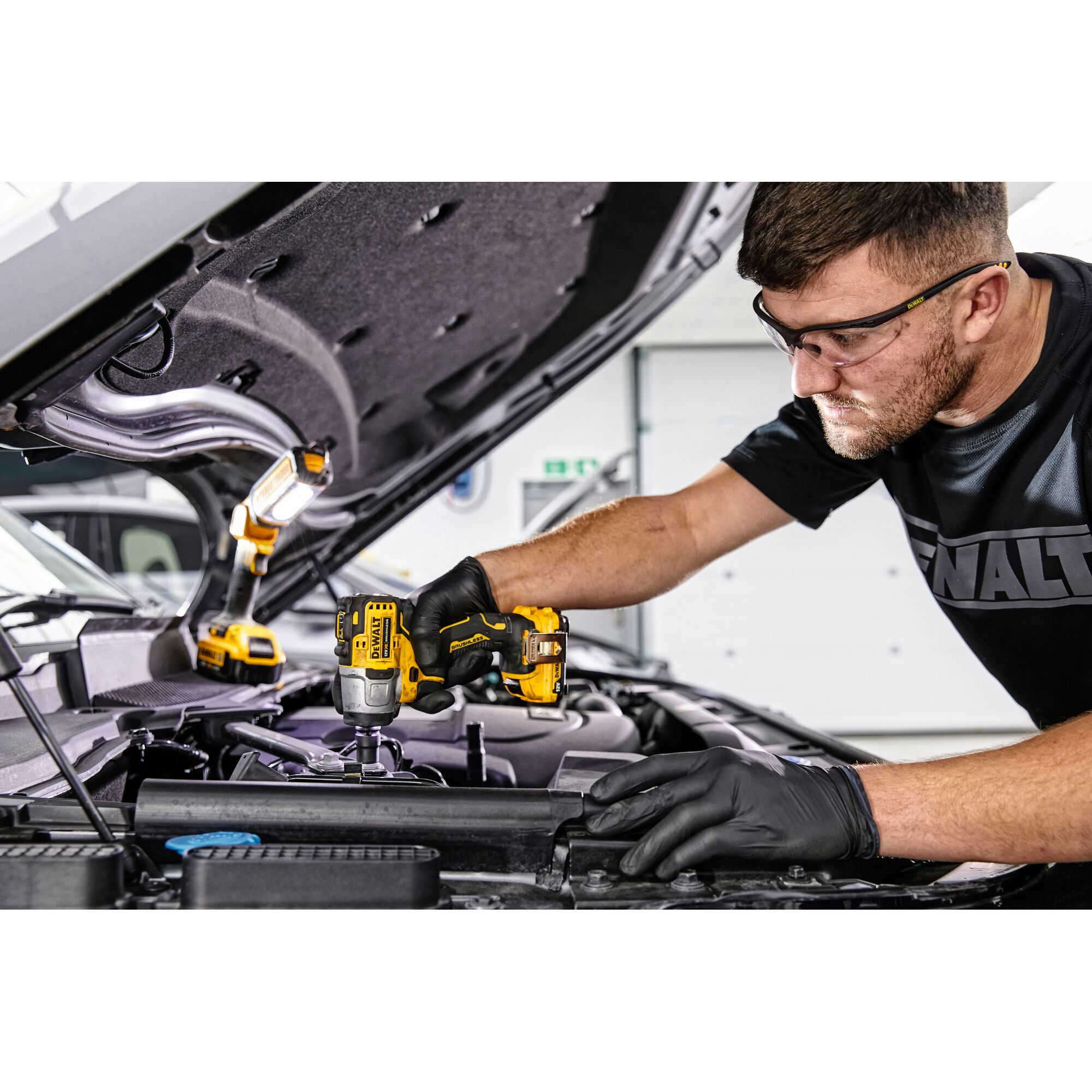 12V MAX Compact Impact Wrench