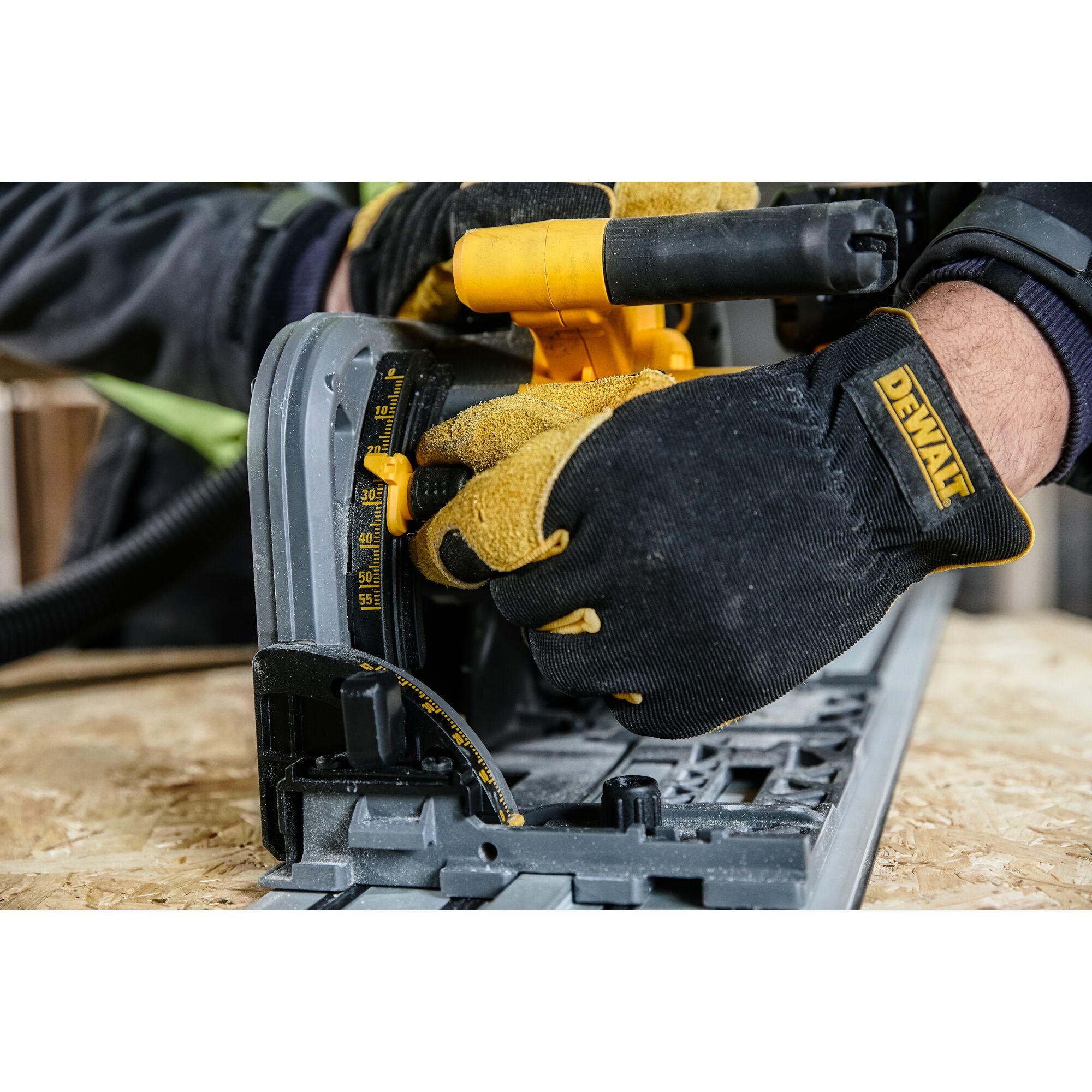 60V MAX FLEXVOLT 165mm Plunge Saw (Bare)