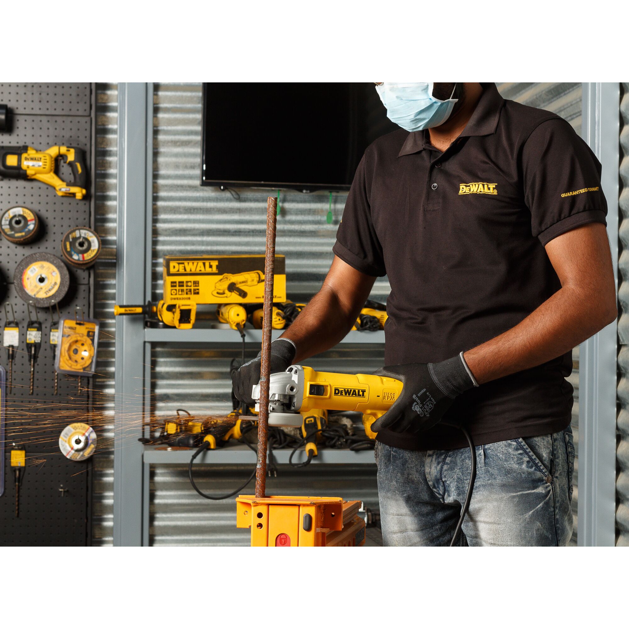 1010W 4-inch Angle Grinder With Slide Switch